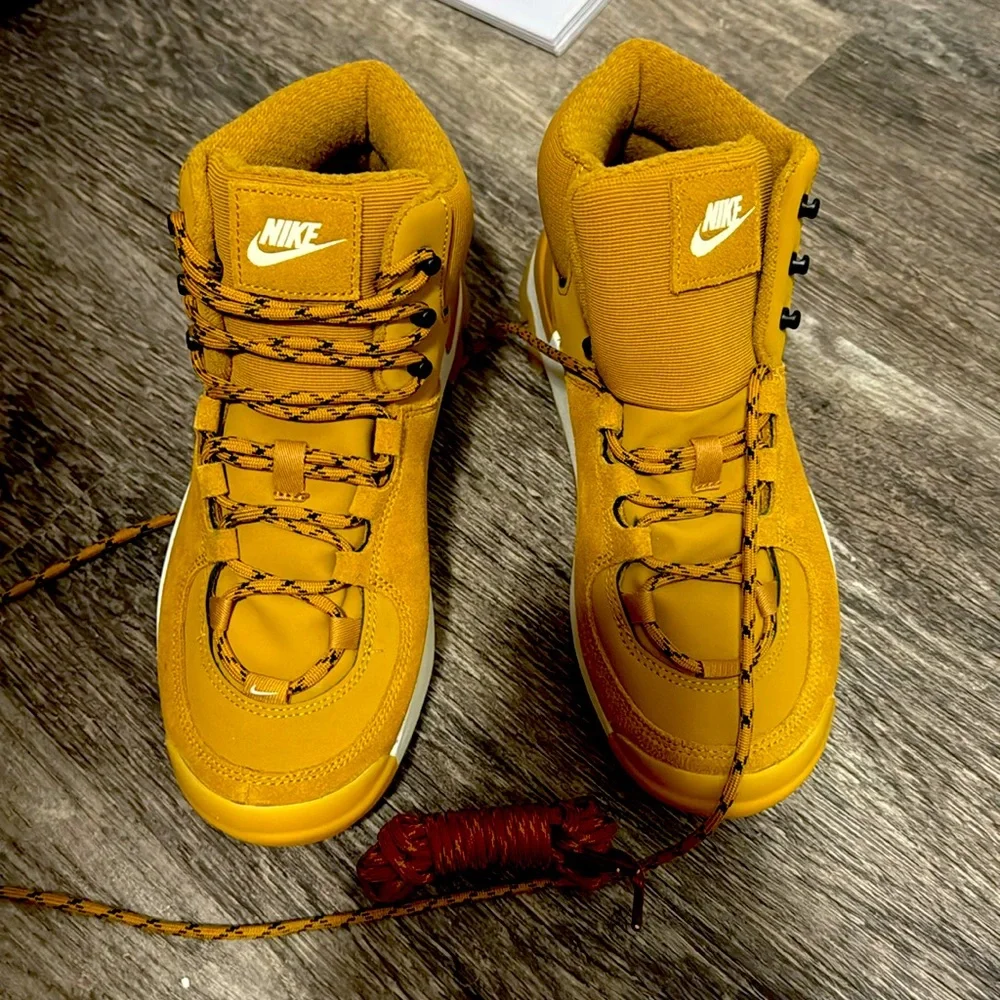 New Nike City Classic‎ Boot Wheat Brown Sneaker Shoe DQ5601-710 Women's Size 7.5 - Picture 2 of 4